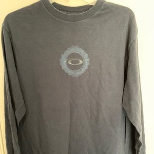 Men’s Medium Oakley Long sleeve